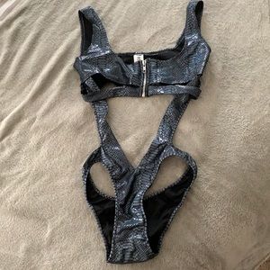 IHR BODY SUIT